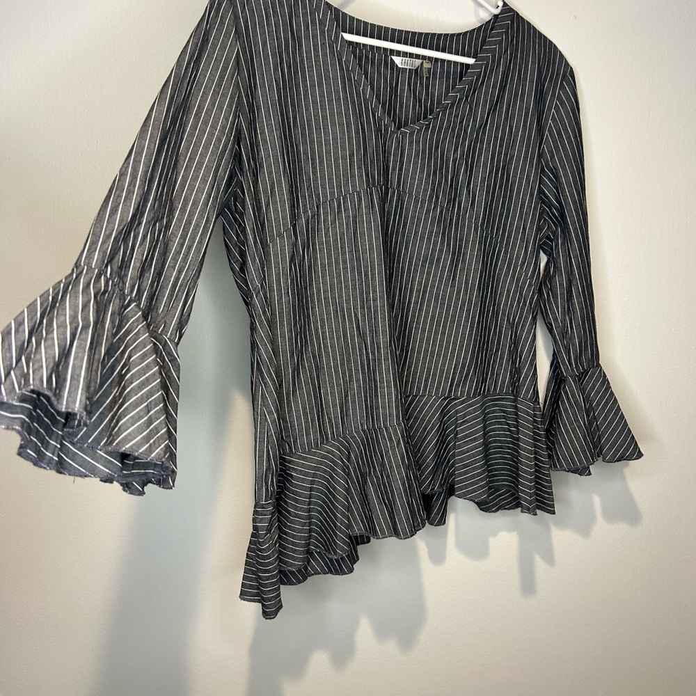 Kaktus Long Sleeve Flared Striped Gray and White Women's Blouse Size Medium